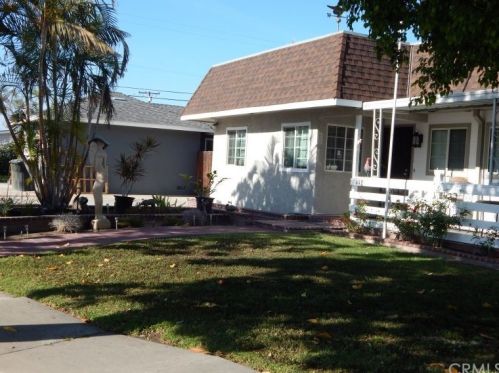 1118 Lee Ave, Fullerton CA 92833-4014 exterior