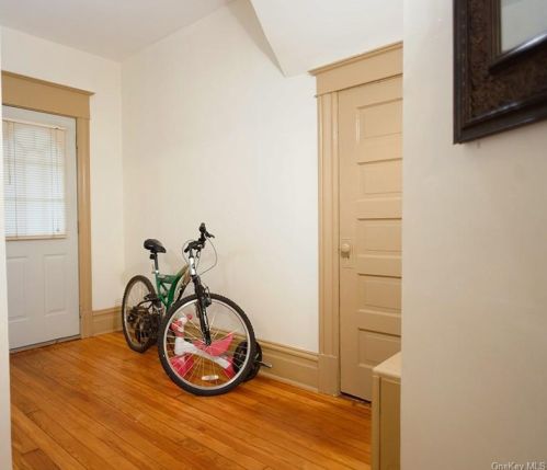 421 Baker St, Poughkeepsie, NY 12603-2361