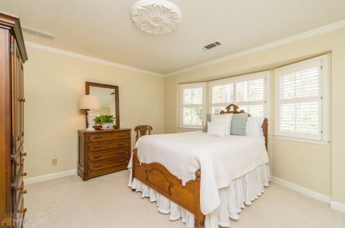 7710 Dunvegan Close, Atlanta GA 30350-5504 exterior