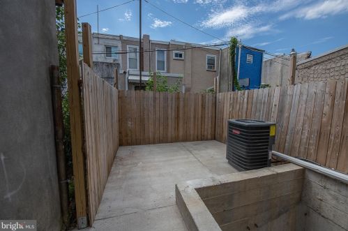 2122 2nd St, Philadelphia PA 19147-3802 exterior