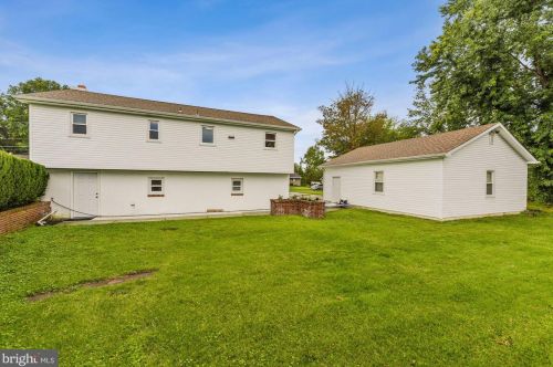 6 Kennedy Dr, Cookstown NJ 08511-1120 exterior