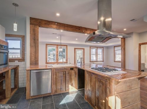 1805 Kearny St, Washington DC  20018-2435 exterior