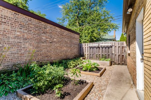 9738 Damen Ave, Chicago IL 60643-1629 exterior