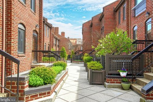 3246 Grace St, Washington DC 20007-3631 exterior