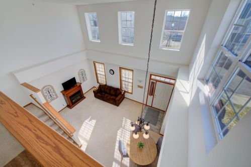 2169 Shamrock Pl, Chaska MN 55318-5404 exterior