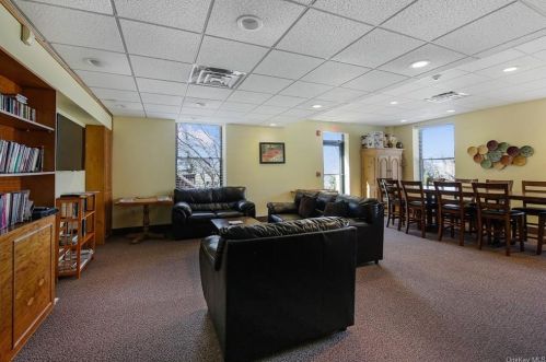 58 Campus Rd, Peekskill NY 10566-2554 exterior