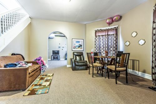 5404 Calumet Ave, Chicago IL 60653-1102 exterior