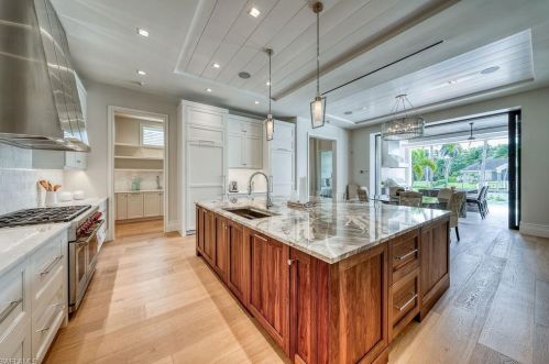 1365 Spyglass Ln, Naples FL 34102-7735 exterior