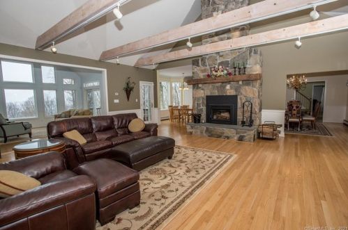 242 Barrack Hl Rd, Ridgefield CT 06877-3006 exterior