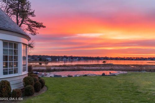 7 Cobb Is Dr, Greenwich CT 06830-7244 exterior