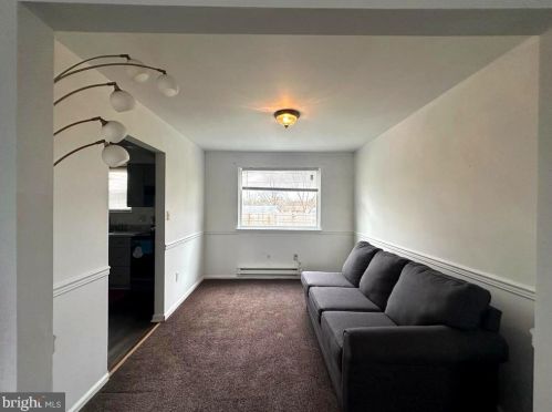 104 Armstrong Ln, Lancaster PA  17603-5972 exterior