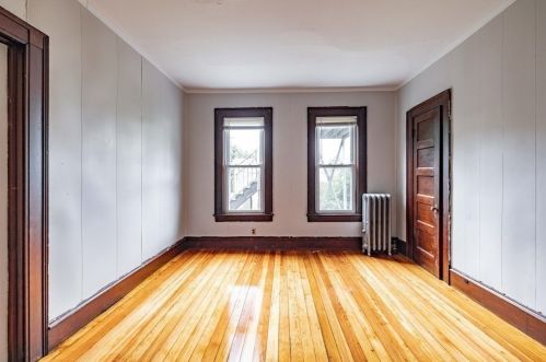 62 Rivers Ave, Chicopee MA 01013-4125 exterior