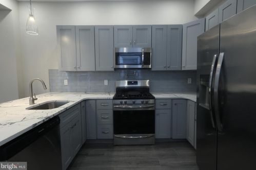 2525 Cumberland St, Philadelphia PA  19125-3100 exterior