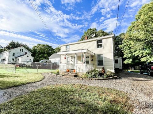 1032 High St, Killingly, CT 06241-2121