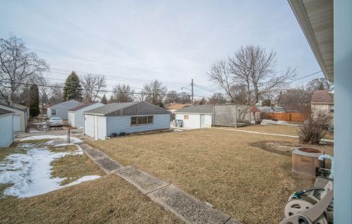 4547 74, Milwaukee WI 53213-1735 exterior