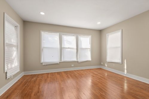 12051 Ln Salle St, Chicago IL 60628-6619 exterior