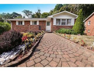 684 Carnival Dr, Pittsburgh, PA 15239-2629