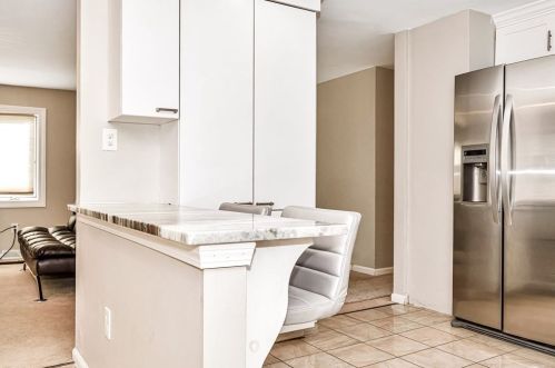 128 Tallyho Dr, Springfield MA  01118-1944 exterior