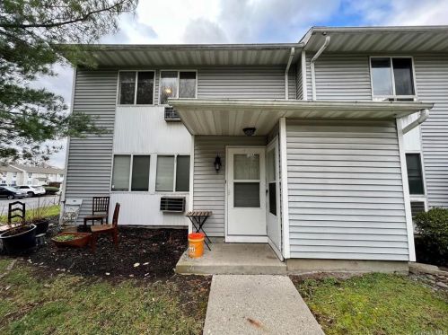 3 Ruth Ct, Middletown NY 10940-5328 exterior