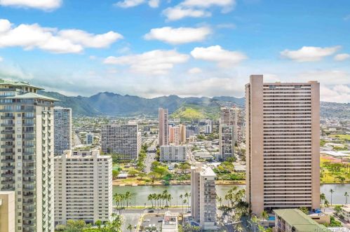 383 Kalaimoku St, Honolulu HI 96815 exterior