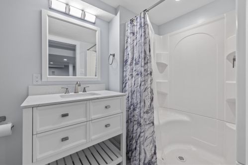 5547 Glass Rd, Pittsburgh PA  15205-9435 exterior