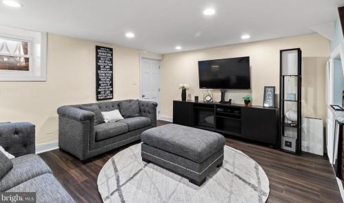 8135 Ardleigh St, Philadelphia PA  19118-3411 exterior