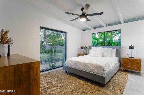 5721 10th St, Phoenix AZ  85014-2213 exterior