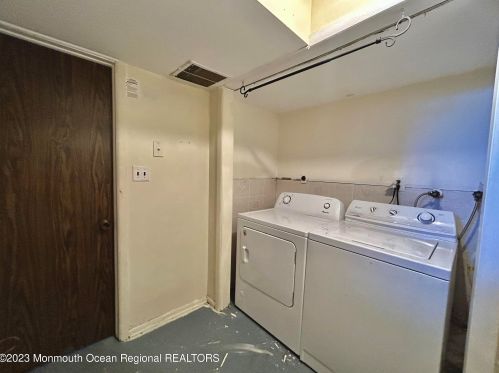 271 Clubhouse Dr, Middletown NJ 07748-1340 exterior