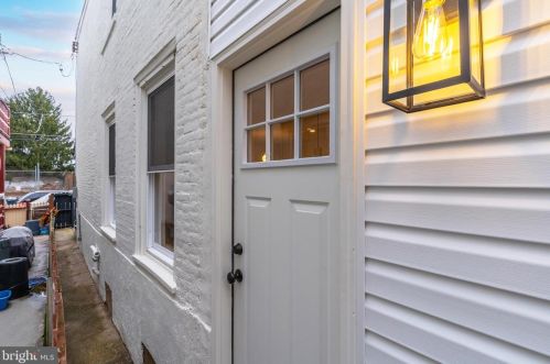 2233 Cedar St, Philadelphia PA  19125-2909 exterior