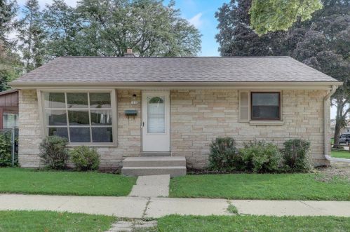 7150 Tallmadge Pl, Milwaukee, WI 53218-2960