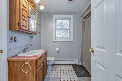 10 Whittaker Cir, Concord NH 03303-1589 exterior