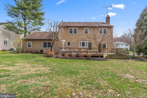 3738 Levy Ln, Huntingdon Valley PA 19006-3108 exterior