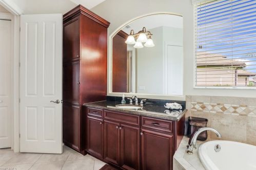 6581 Caldecott Dr, Naples FL 34113-3195 exterior