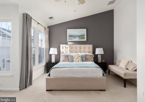 5019 Murtha St, Alexandria VA 22304-8611 exterior