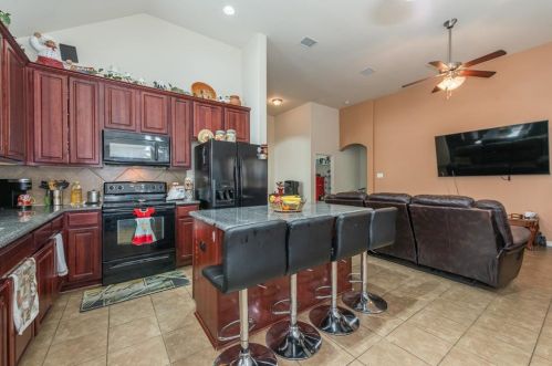 5938 Harbor Glen Dr, Dallas TX 75249-2828 exterior