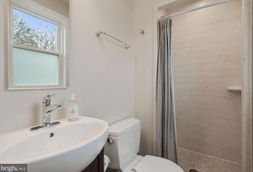 1317 Ritchie Pl, Washington DC 20017-2620 exterior