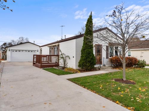 1410 31st St, Manitowoc, WI 54220-5406