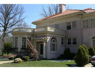 13405 Lake Ave, Cleveland OH  44107-1436 exterior