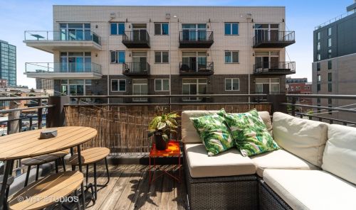 222 Racine Ave, Chicago IL  60607-2815 exterior