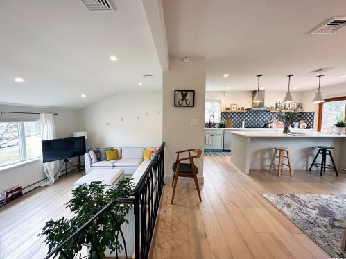 4 Cutchogue Ln, Commack NY  11725-4207 exterior