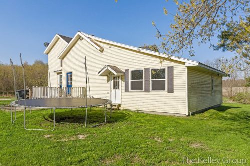 15058 Keller Ave, Cedar Springs MI 49319-9733 exterior