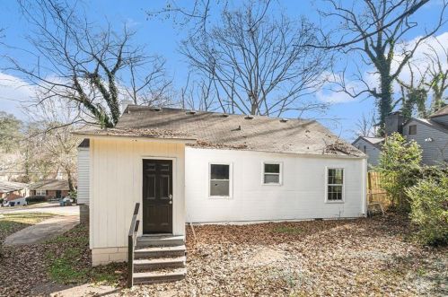 2935 Harlan Dr, Atlanta GA  30344-3705 exterior