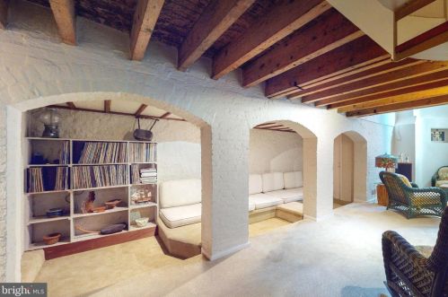 2319 Delancey Pl, Philadelphia PA 19103-6406 exterior