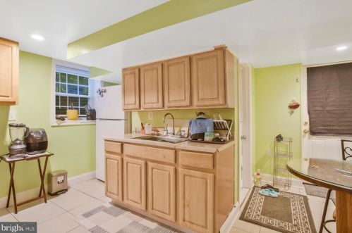 12115 Valleywood Dr, Silver Spring MD 20902-2239 exterior