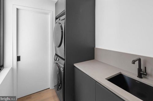 1355 Kater St, Philadelphia PA 19147-1817 exterior