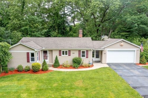 150 Manchester Ter, Springfield, MA 01108-3416