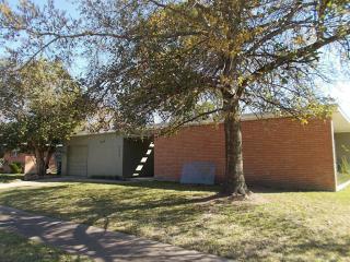 8629 Bob White Dr, Houston TX  77074-7417 exterior