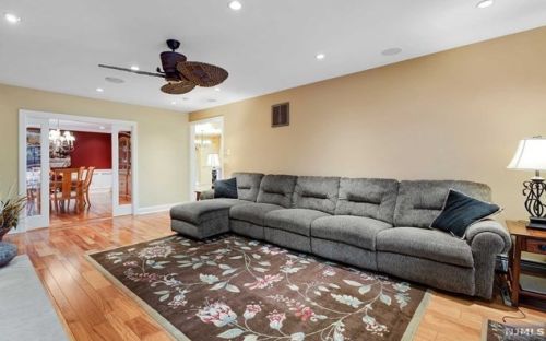 90 Spg Gdn Ave, Nutley NJ 07110-1507 exterior