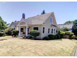2645 27th Ave, Portland, OR 97202-1303