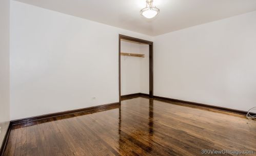 6900 Campbell Ave, Chicago IL 60645-4604 exterior